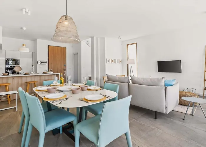 Azure Leda Βίλα *